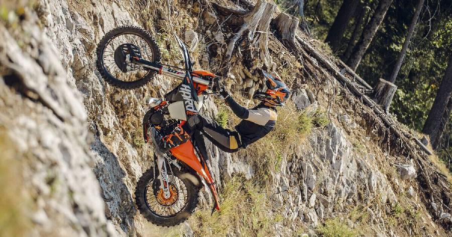 KTM 300 EXC HARDENDURO 2027: גרסת הקצה להארד אנדורו